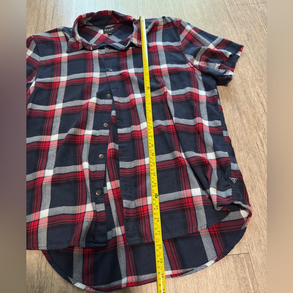 Guess Los Angeles Short Sleeve Button Up Shirt Blue Red Patterned Cotton Rayon - Picture 3 of 4